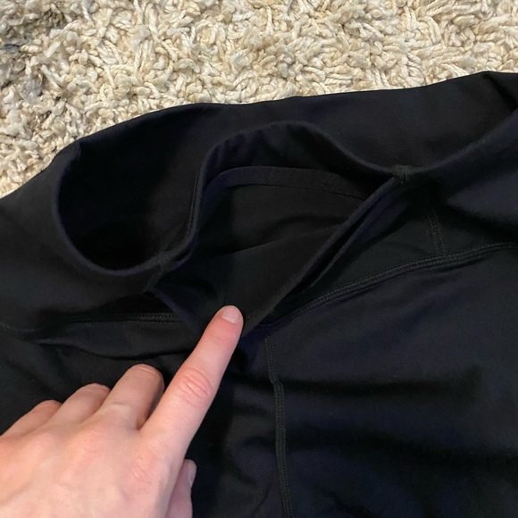 NWOT Black High Rise Fabletics Leggings - Picture 2 of 3